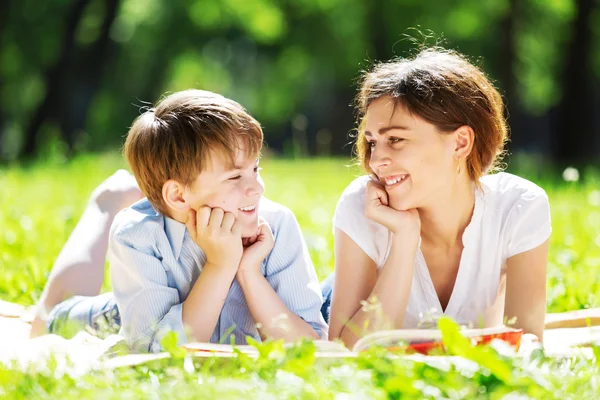 Weekend in park — Stock Photo, Image