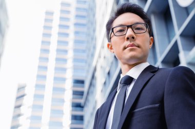 Benim iş konusunda ciddi