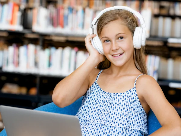 Browsing with music — Stock Photo, Image