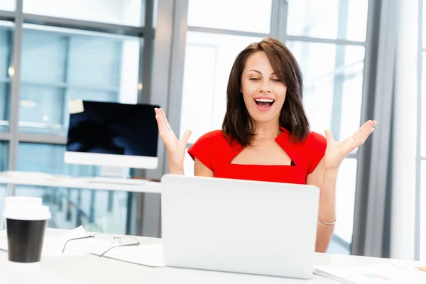 Modern successful business woman — Stock Photo, Image