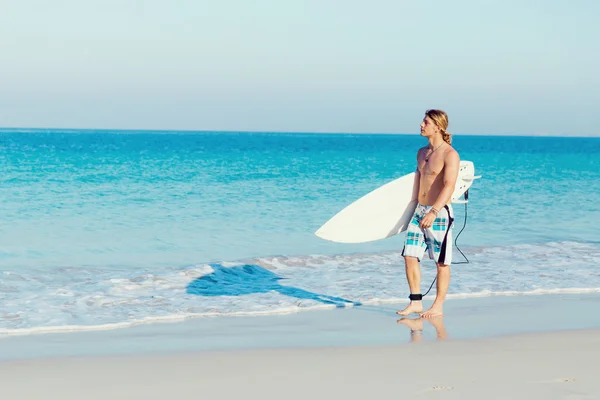 Prêt à frapper les vagues — Photo