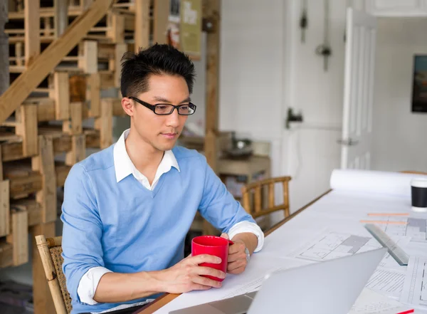 Portrait of young businessman — Stock Photo, Image