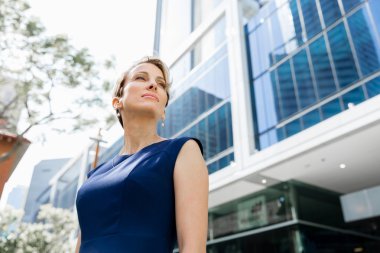 Yeni iş günü önde gidiyor