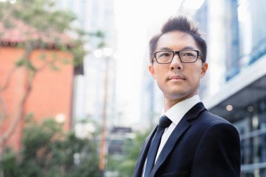 Benim iş konusunda ciddi