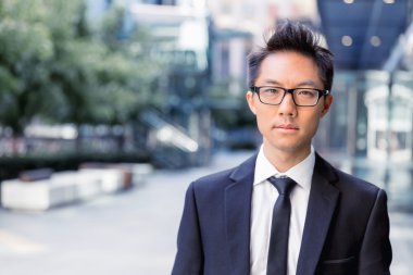 Benim iş konusunda ciddi