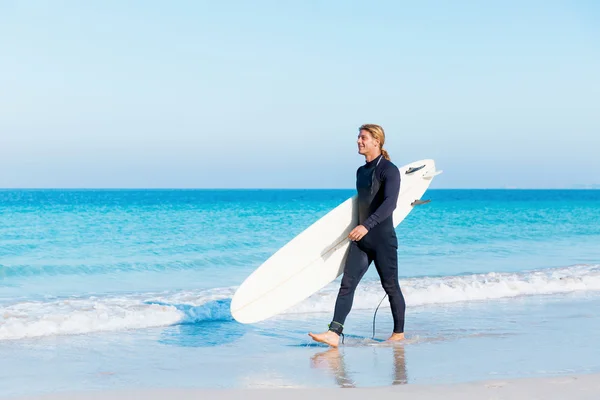 Pronti a colpire le onde — Foto Stock