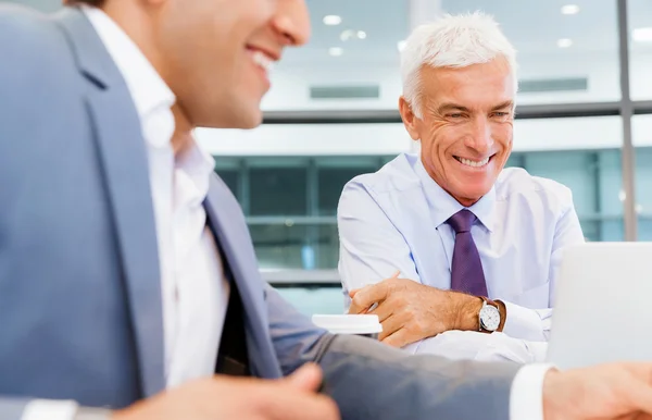 Lavorare insieme efficacemente — Foto Stock