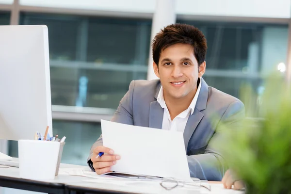 Éxito y profesionalidad en persona —  Fotos de Stock