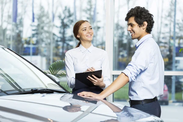 Este carro é perfeito para você — Fotografia de Stock