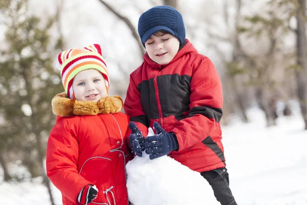 Winter active games — Stock Photo, Image