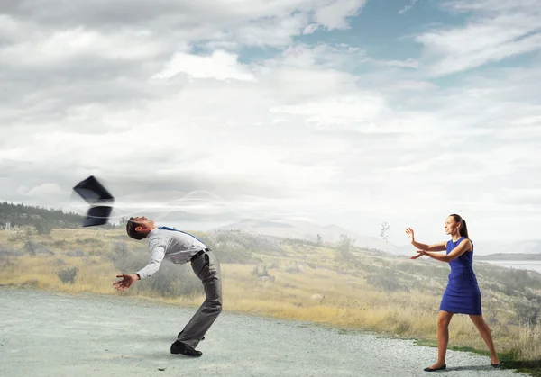 Two business people fighting with each other — Stock Photo, Image