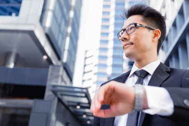 Zamanında olmak gerekir