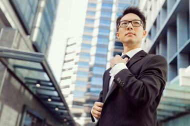 Benim iş konusunda ciddi