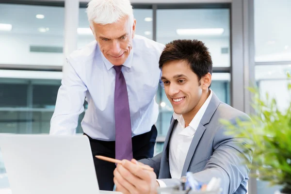 Lavorare insieme efficacemente — Foto Stock