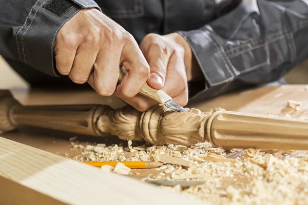 Tischler bei der Arbeit — Stockfoto