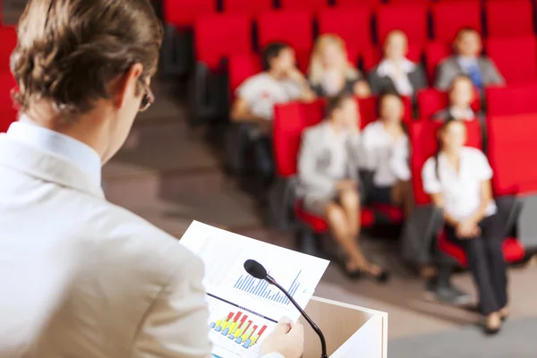 Speaker at stage — Stock Photo, Image