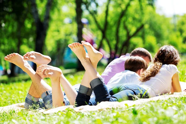 Picnic in garden — Stock Photo, Image