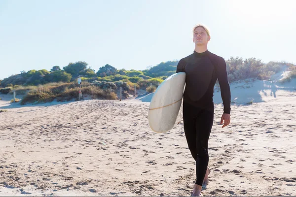 Pronti a colpire le onde — Foto Stock