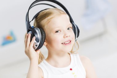 Ben müzik dinlemek gibi