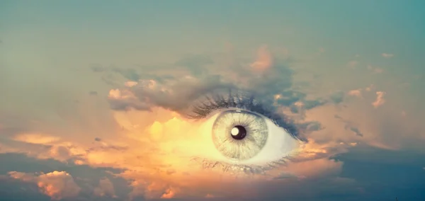 Ochi pe cer — Fotografie, imagine de stoc