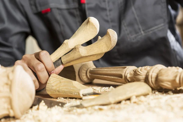 Tischler bei der Arbeit — Stockfoto