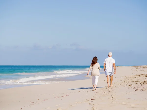 Spaziergang entlang der Wellen — Stockfoto