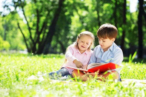 Summer weekend outdoors — Stock Photo, Image