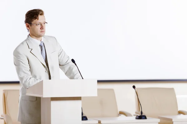 Conférencier au stade — Photo