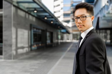 Benim iş konusunda ciddi