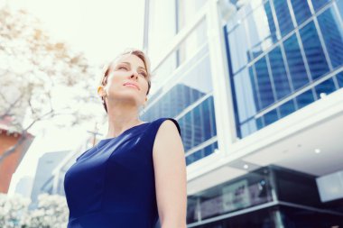 Yeni iş günü önde gidiyor