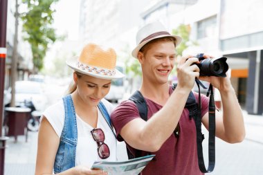 Yeni yerler keşfetmek için