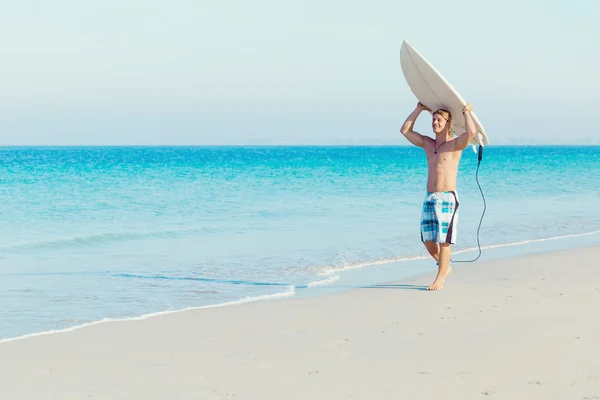 Pronti a colpire le onde — Foto Stock