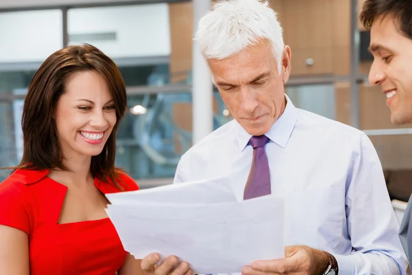 Trabajando en equipo — Foto de Stock