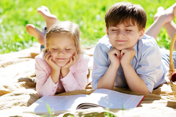 Summer weekend outdoors — Stock Photo, Image