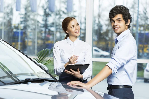 Este coche es perfecto para usted — Foto de Stock