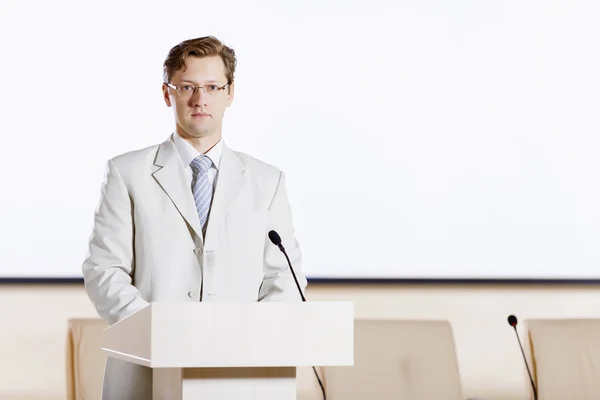 Speaker at stage — Stock Photo, Image