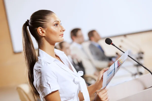 Speaker at stage — Stock Photo, Image