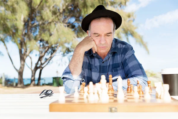 国际象棋的策略的思考 — 图库照片