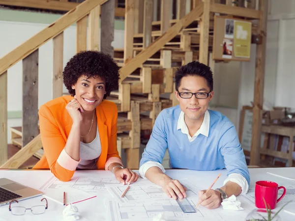 Creatieve team op het werk — Stockfoto