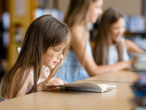 I love reading — Stock Photo, Image