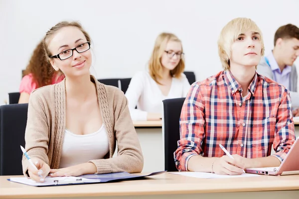 Estudantes na aula — Fotografia de Stock