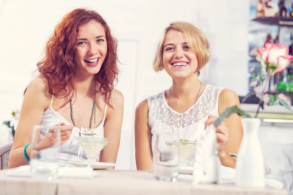 Friend chat at cafe — Stock Photo, Image