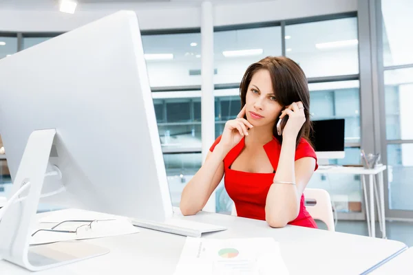 Modern successful business woman — Stock Photo, Image