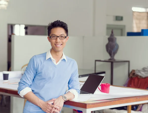 Retrato de un joven empresario —  Fotos de Stock