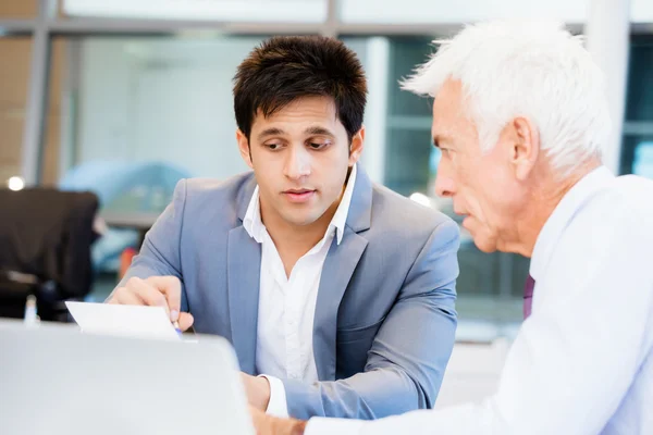 Discussie is de manier om oplossing — Stockfoto