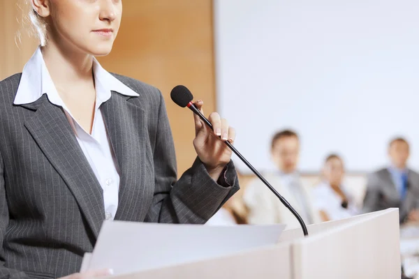 Speaker at stage — Stock Photo, Image