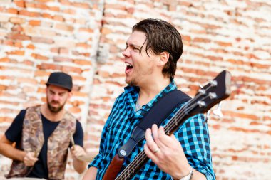 Çılgın müzik hakkında