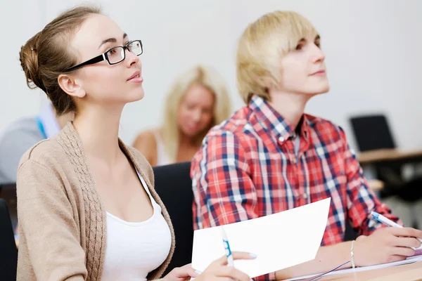 Estudiantes en clase — Foto de Stock