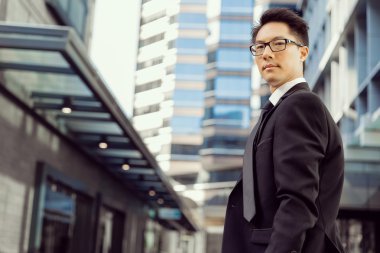 Benim iş konusunda ciddi