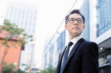 Benim iş konusunda ciddi